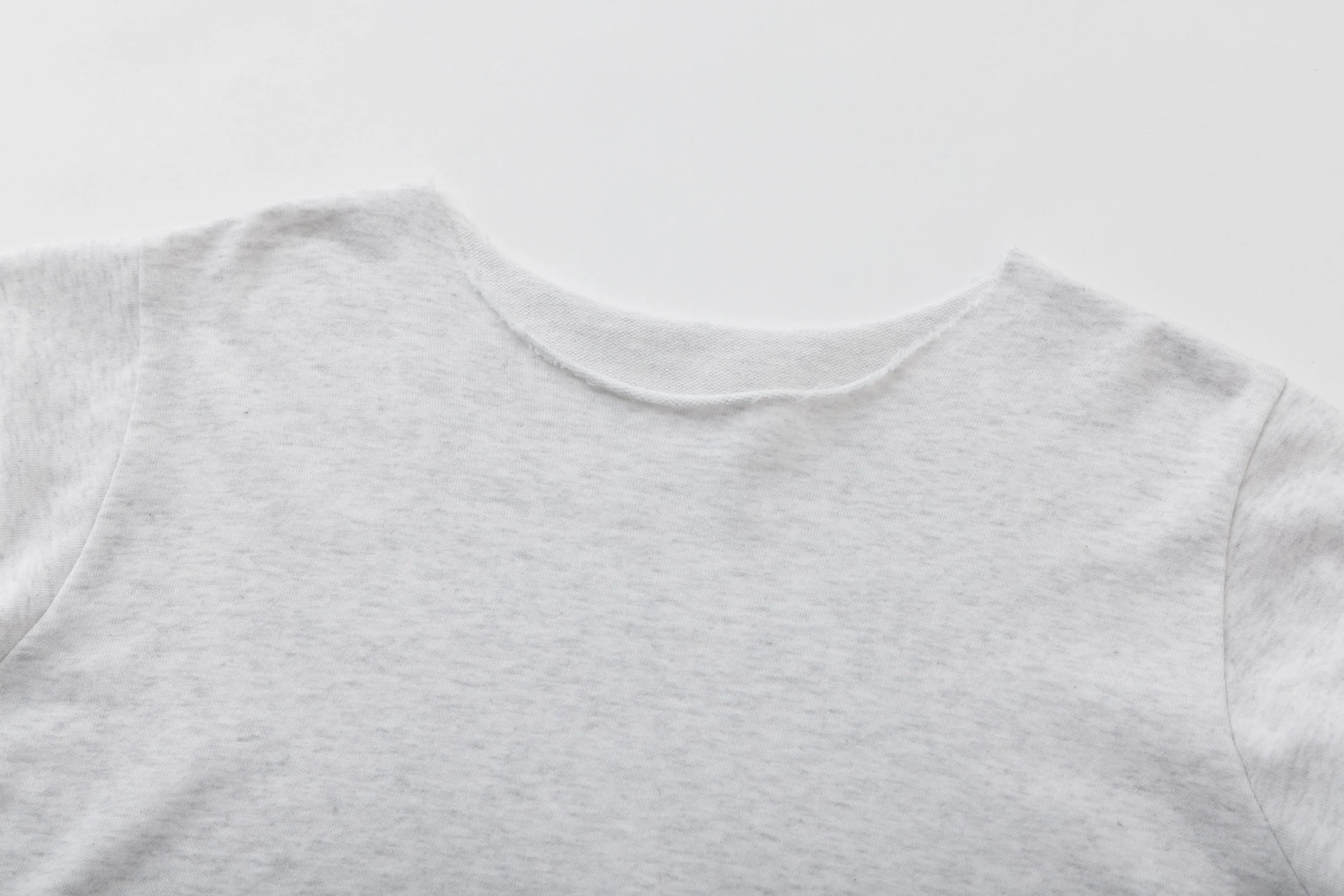 SEA LIGHT SWEAT CROP TOPS